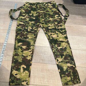 TEAM COZY MENS SIZE 32 GREEN CAMOFLAUGE PANTS NEW URBAN OUTFITTERS